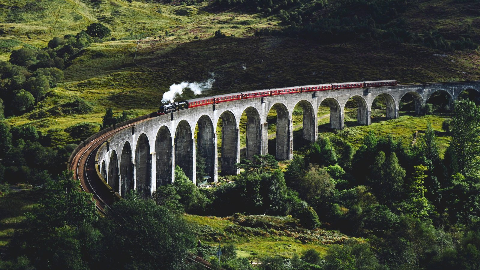 Hogwarts Express in real life | Glenfinnan Viaduct Scotland 2k 4k