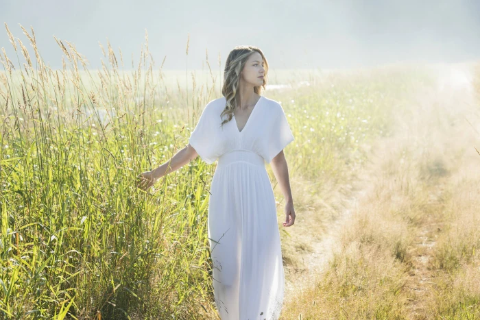 melissa benoist in a field actress hollywood 2k
