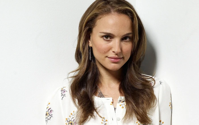 natalie portman in white long sleeve actress hollywood 2k