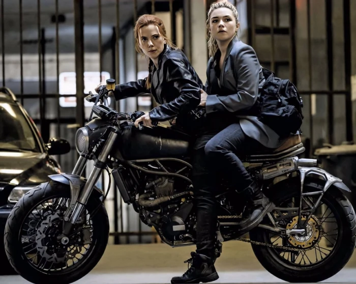 florence pugh riding motorcycle actress hollywood 2k