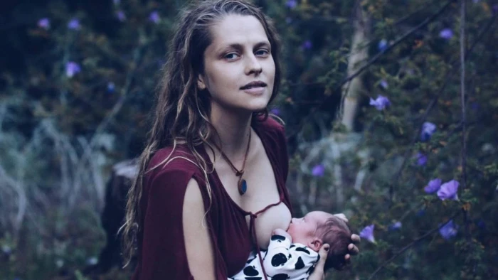 teresa palmer breastfeeding baby actress hollywood