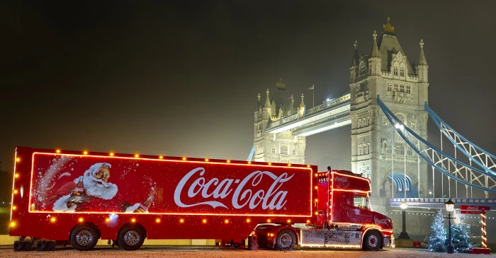 Tower Bridge new year Christmas Coca Cola truck 2k