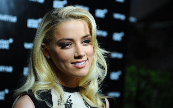 actress amber blondes heard women