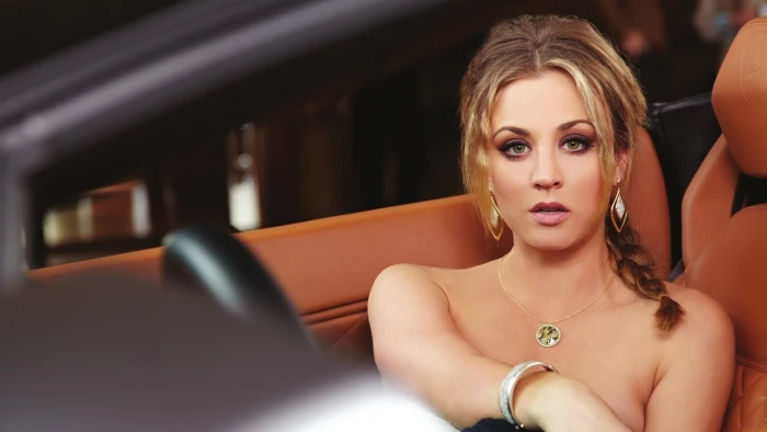 actress blonde Kaley Cuoco Christine