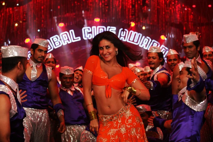 actress bollywood hot indian kapoor kareena saree 60 2k