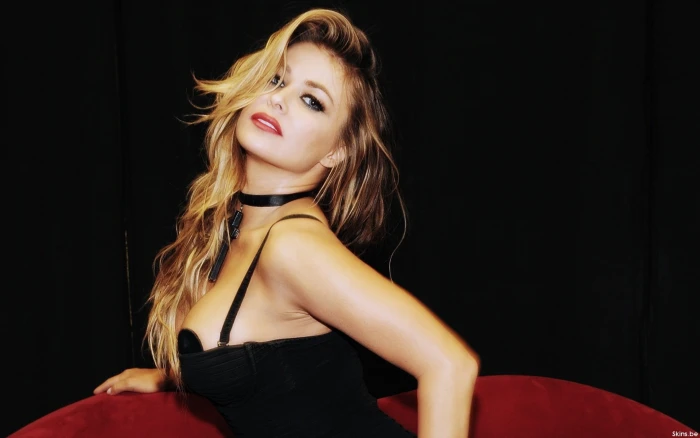 actress brunette carmen electra model women