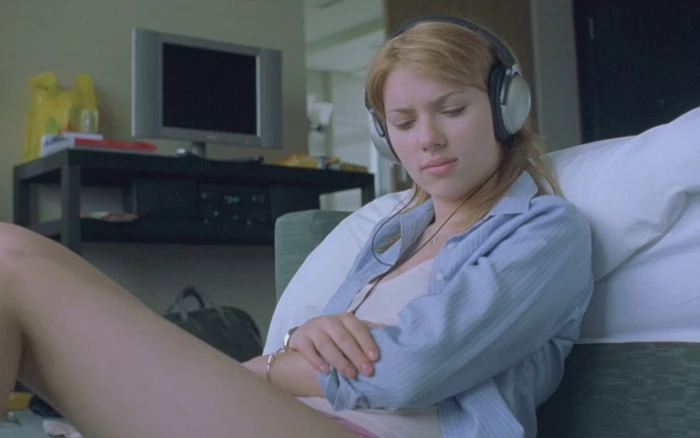 actress headphones johansson lost scarlett translation