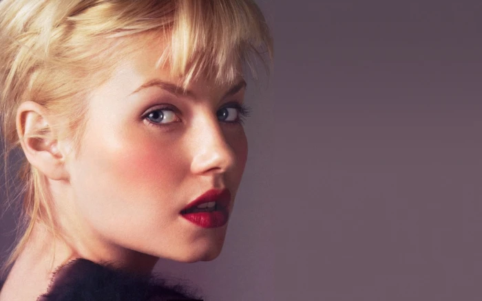 Actresses Elisha Cuthbert