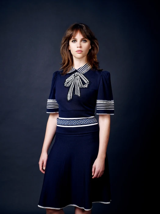 actress women Felicity Jones studio shot portrait looking at camera 2k