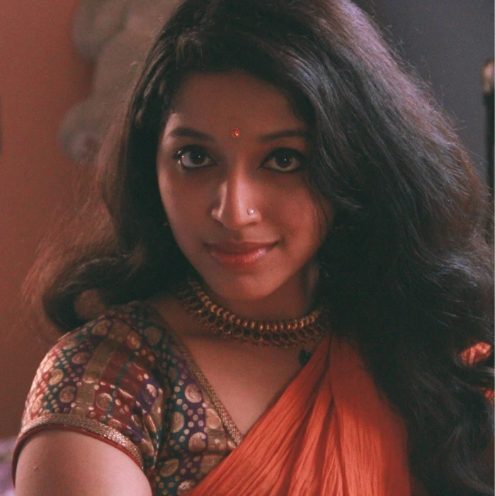 actress kavya suresh hot saree 2k