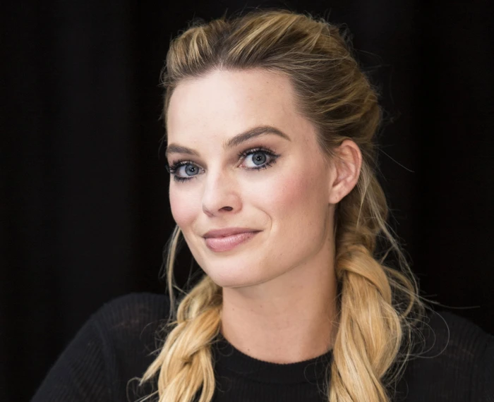 Actresses Margot Robbie Australian Blonde Blue Eyes Smile