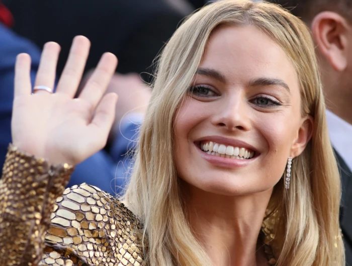 Actresses Margot Robbie Australian Blonde Smile Woman