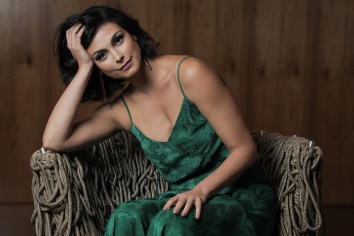 Actresses Morena Baccarin Brunette Green Dress