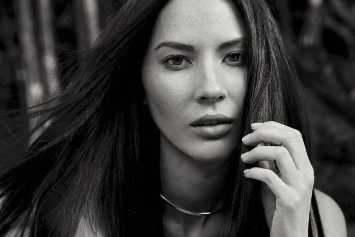Actresses Olivia Munn Monochrome