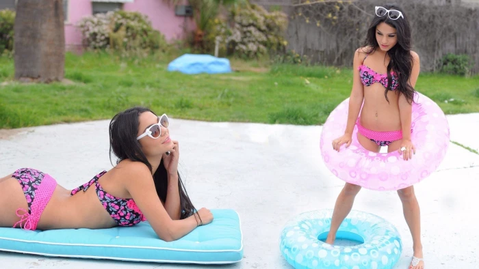 Actresses Vanessa Hudgens girls women child summer clothing