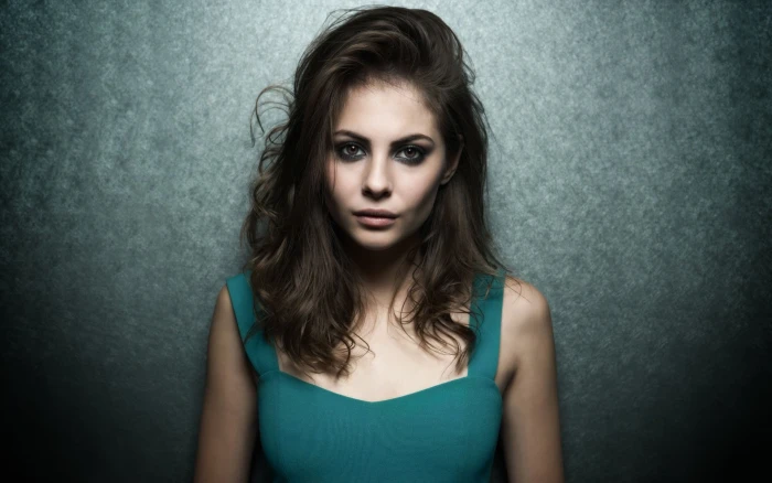 model actress celebrity photography Willa Holland blue dress