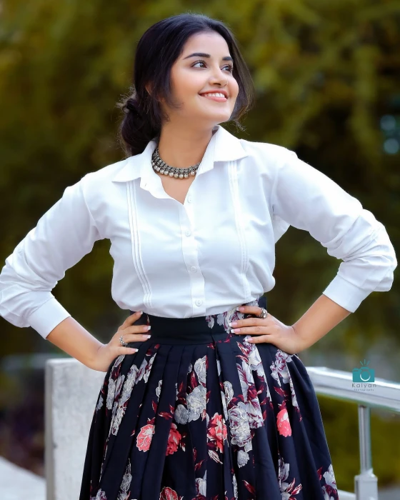 Anupama celebrity model actress Indian actors