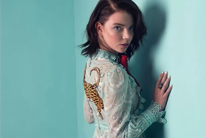 Anya Taylor Joy women actress young woman shoulder length hair