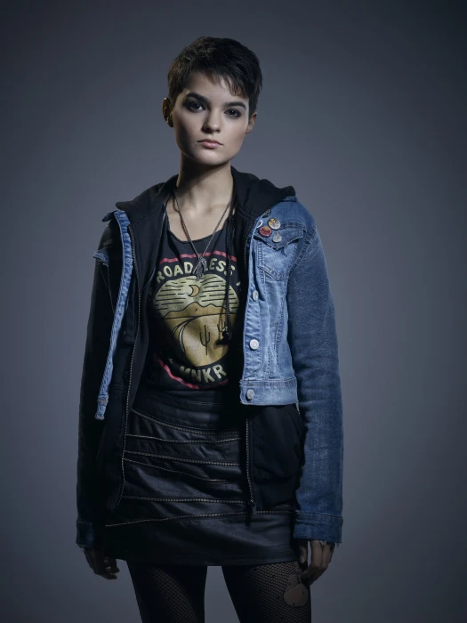 Brianna Hildebrand women actress short hair brunette dark 2k