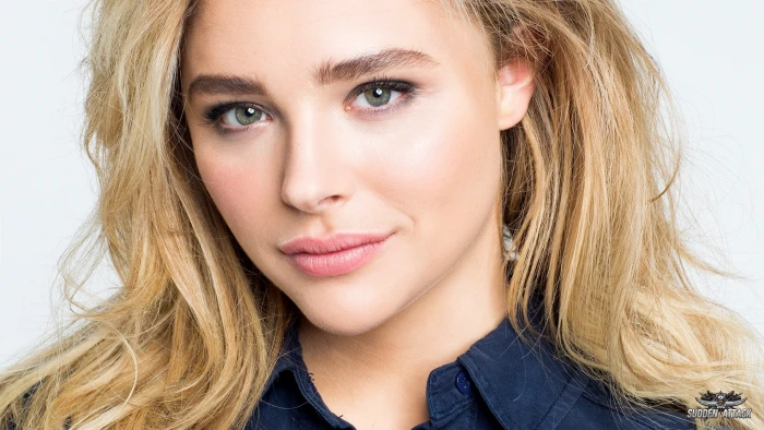 Chlo Grace Moretz blonde face closeup celebrity women