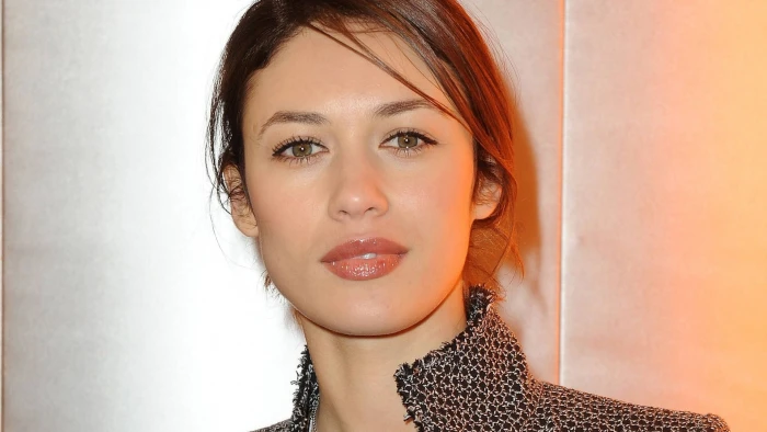 closeup brunette green eyes Olga Kurylenko face women