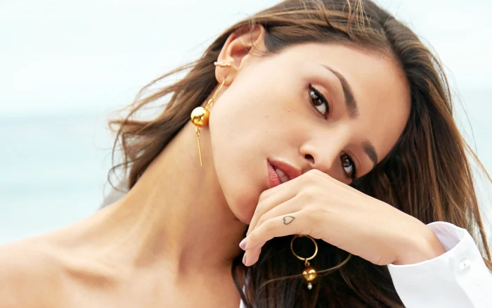 Eiza Gonzalez Beautiful Mexican Actress portrait young adult 2k