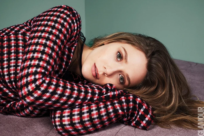 Elizabeth Olsen women actress long hair lying on side