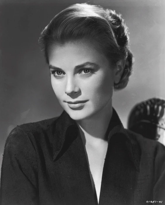 Grace Kelly women actress princess looking into the distance 2k