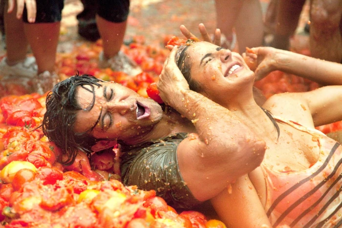 Hrithik Katrina In Tomato Festival women's white and black striped tank top