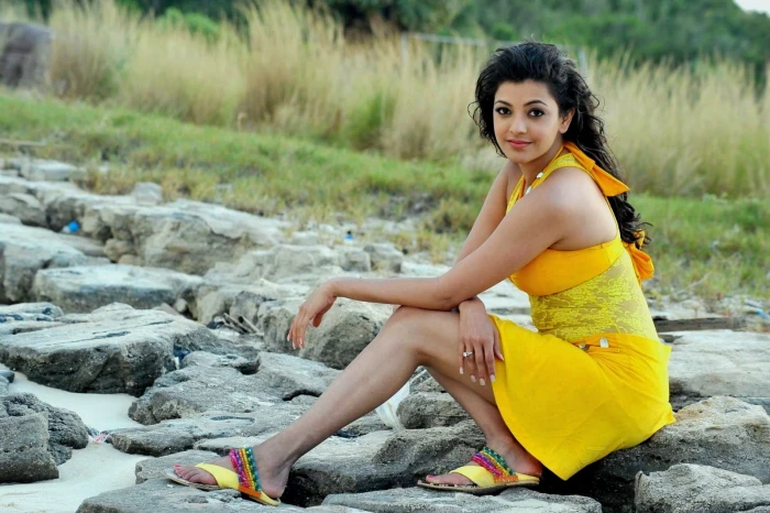 Kajal Agarwal In Yellow Dress women's yellow sleeveless dress 44