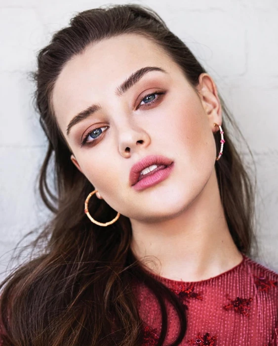 Katherine Langford women actress brunette long hair blue eyes