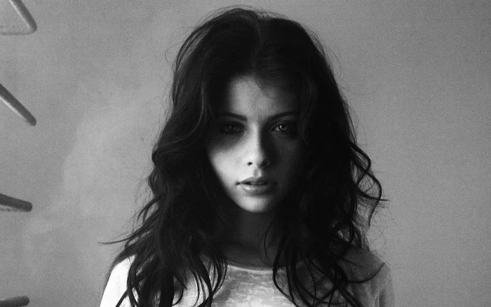 Michelle Trachtenberg women monochrome face portrait celebrity