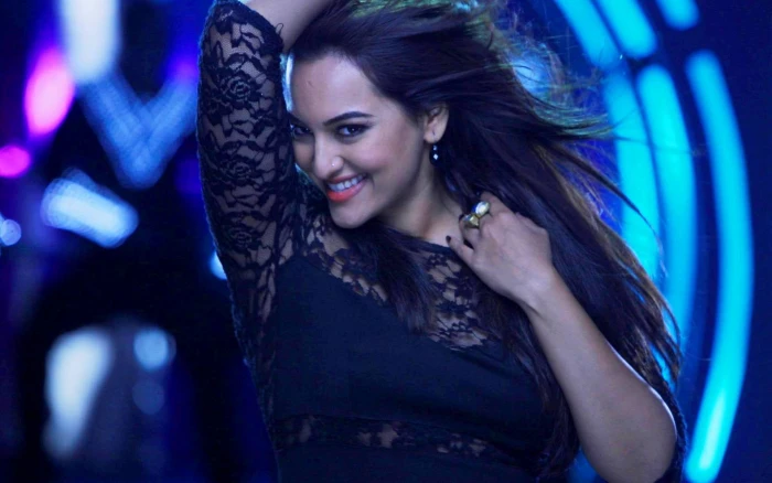 Sonakshi Sinha Black Dress women's black long sleeved top Female Celebrities