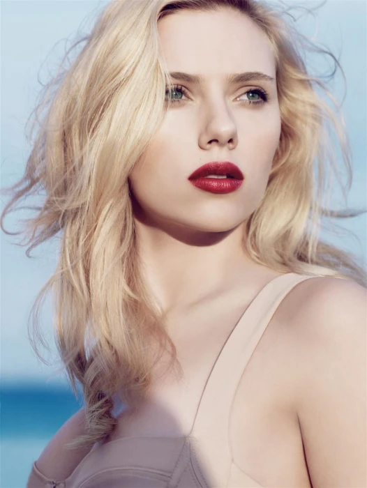 Scarlett Johansson blonde women actress green eyes red lipstick