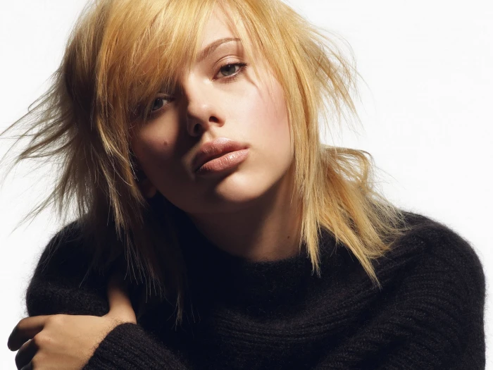 Scarlett Johansson face women blonde actress celebrity