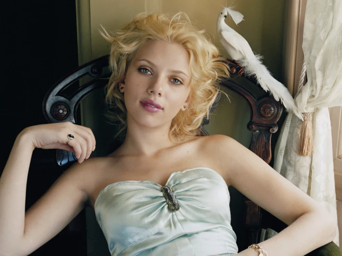 Scarlett Johansson women actress blonde celebrity hair
