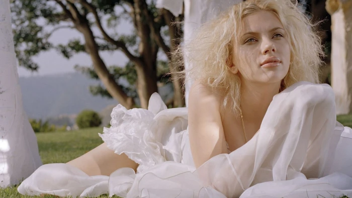 Scarlett Johansson women actress blonde green eyes wedding