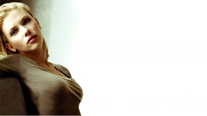 Scarlett Johansson women actress blonde looking at viewer