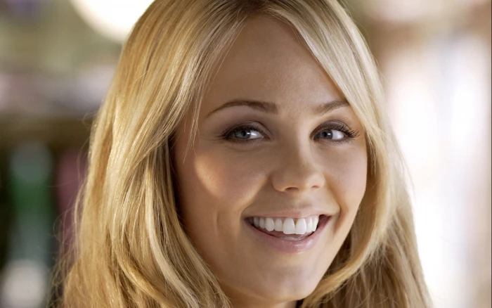 women actress blonde long hair face portrait looking at viewer
