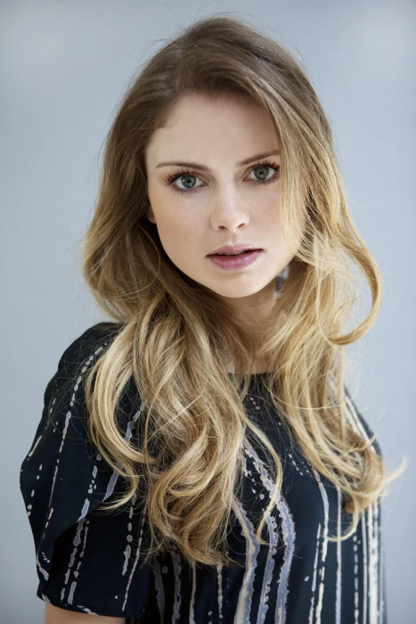women actress blonde long hair Rose McIver looking at viewer 2k