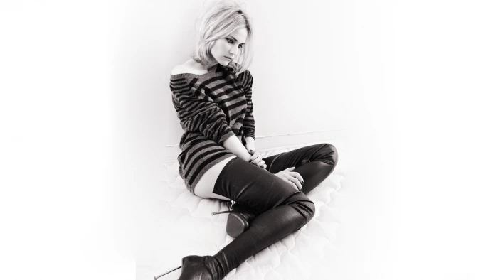 thigh highs boots monochrome blonde bare shoulders legs