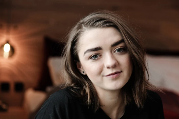 women actress face Maisie Williams nose rings portrait 2k