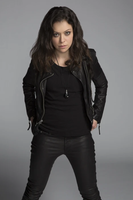 women actress Tatiana Maslany Orphan Black gray background 2k