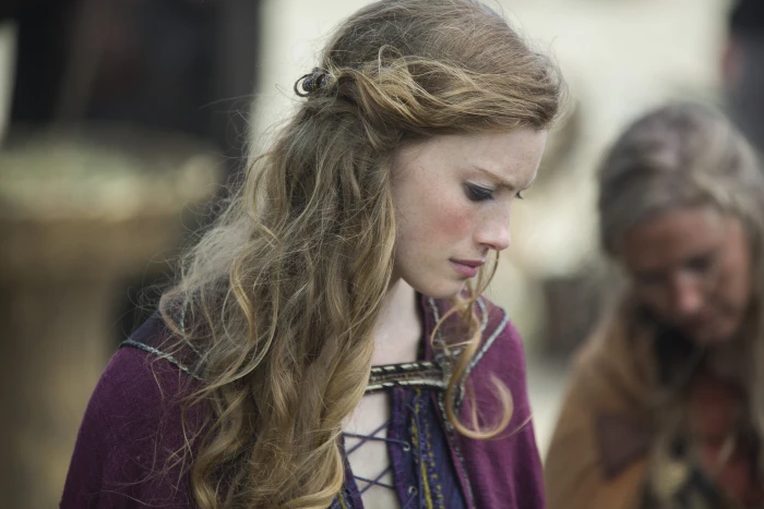 women Aslaug Vikings actress Alyssa Sutherland 2k