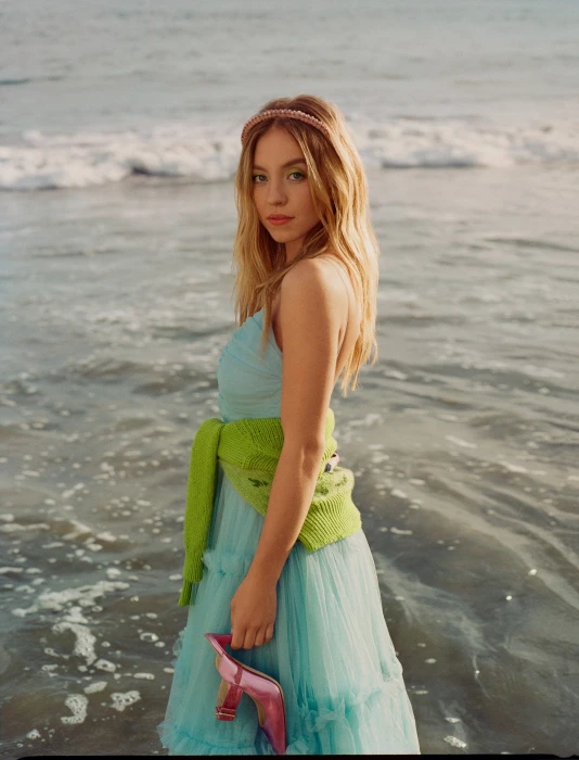 women blonde actress Sydney Sweeney