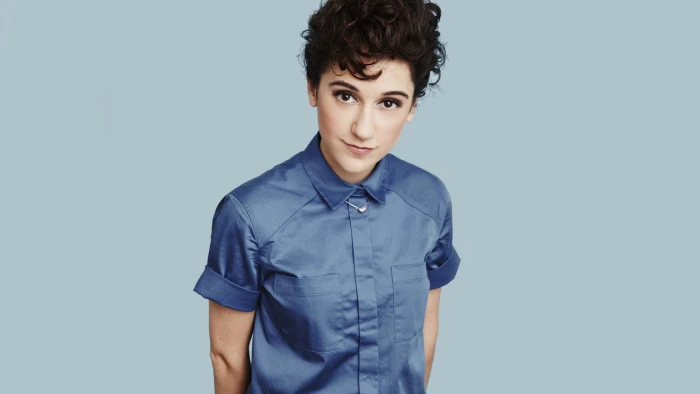 women Ellie Kendrick actress looking at camera studio shot 2k