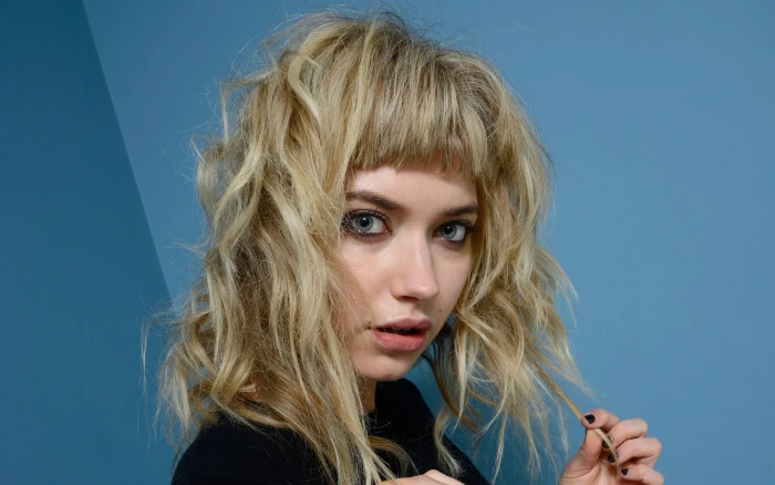 women Imogen Poots actress celebrity blue eyes looking at viewer