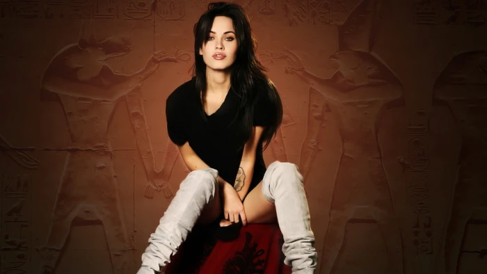 women's black crew neck t shirt Megan Fox actress portrait