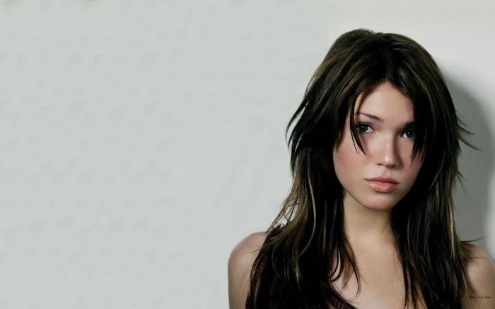 women's black sleeveless top brunette Mandy Moore actress