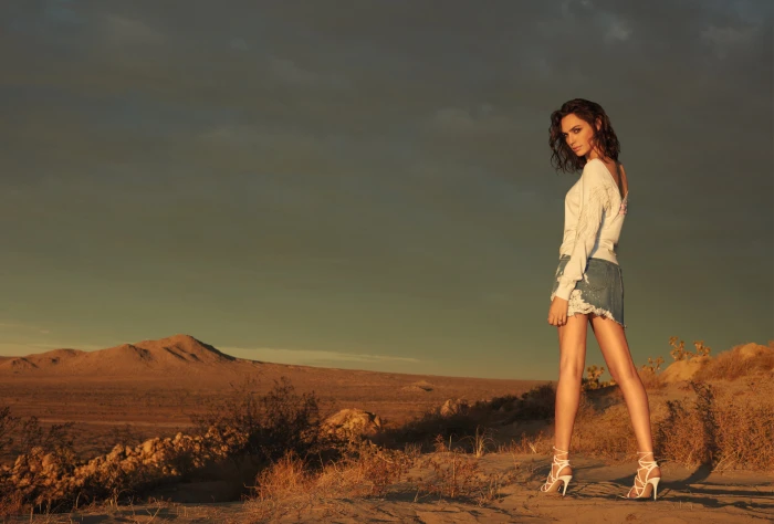 women's white long sleeved shirt Gal Gadot actress sand high heels 2k